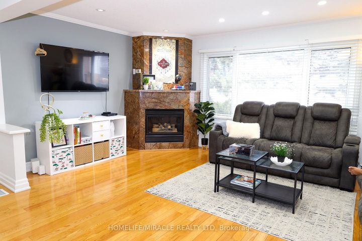 Photo 12 at 64 - 2440 Bromsgrove Road, Clarkson, Mississauga