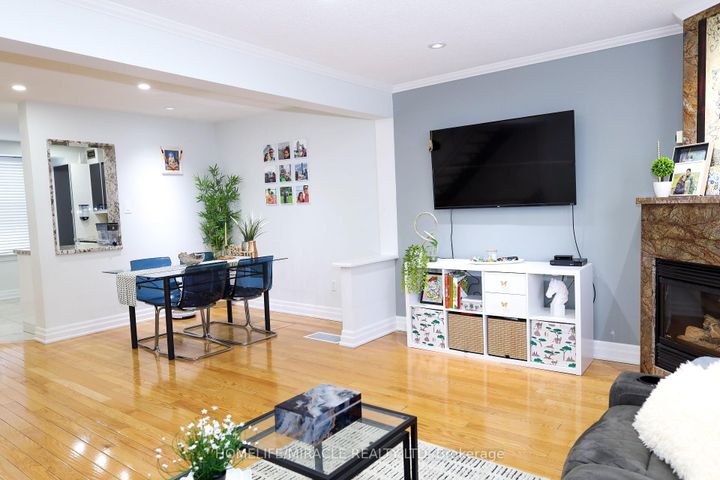 Photo 14 at 64 - 2440 Bromsgrove Road, Clarkson, Mississauga