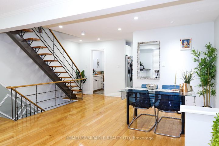 Photo 22 at 64 - 2440 Bromsgrove Road, Clarkson, Mississauga