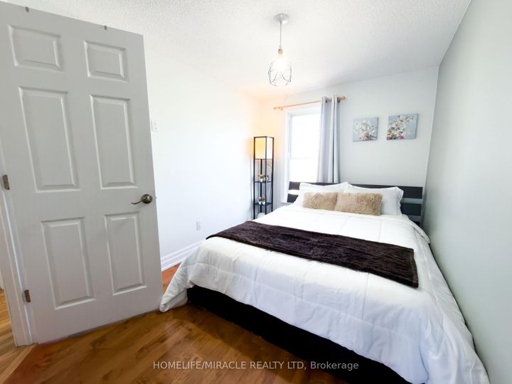 Photo 27 at 64 - 2440 Bromsgrove Road, Clarkson, Mississauga