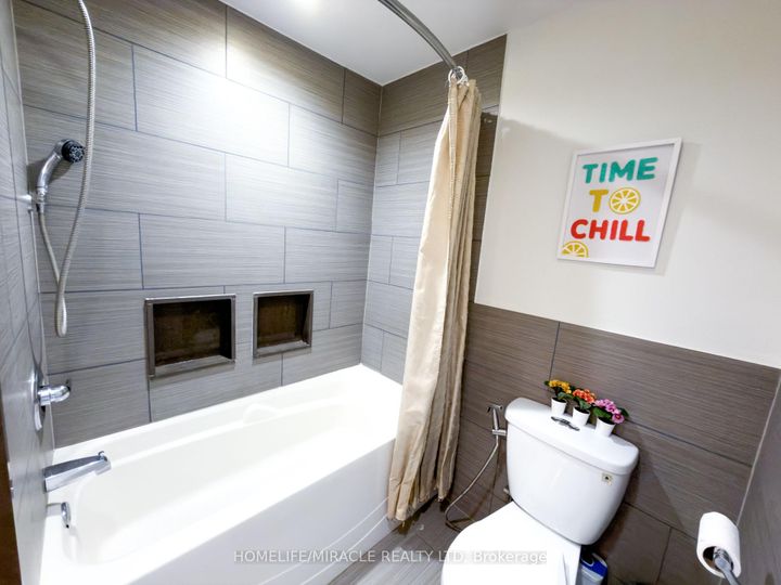 Photo 30 at 64 - 2440 Bromsgrove Road, Clarkson, Mississauga