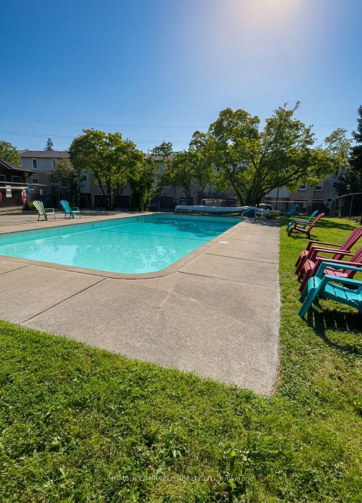 Photo 33 at 64 - 2440 Bromsgrove Road, Clarkson, Mississauga