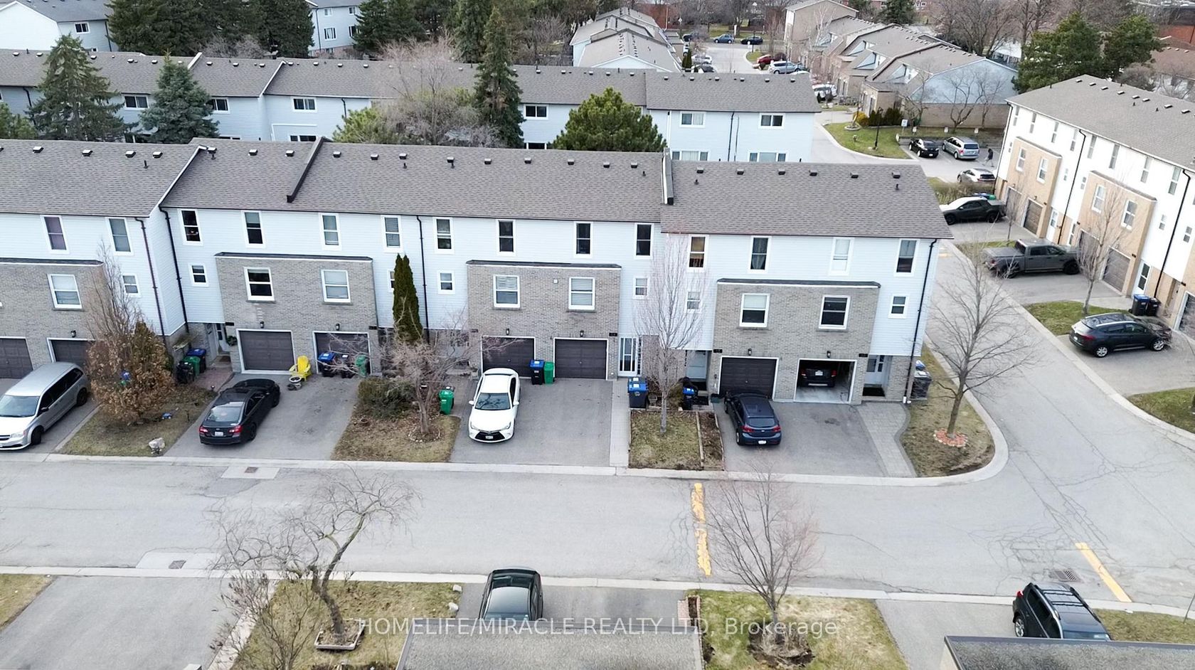 64 - 2440 Bromsgrove Road, Clarkson, Mississauga 2
