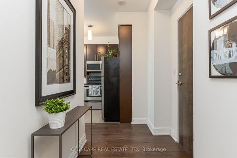 Photo 10 at 1901 - 18 Harbour Street, Waterfront Communities C1, Toronto