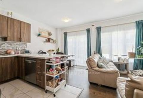 Photo 21 at 39 Turnberry Lane, Painswick South, Barrie