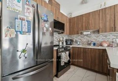 Photo 33 at 39 Turnberry Lane, Painswick South, Barrie