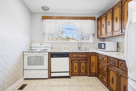 Photo 11 at 8 Caulfield Road, Old Rexdale, Toronto