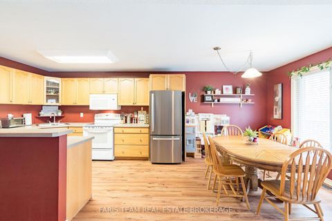 Photo 11 at 45 Hawkins Drive, Ardagh, Barrie