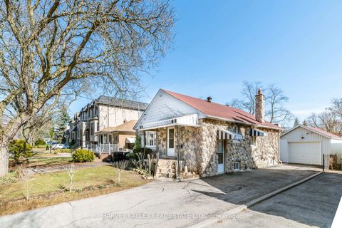 Photo 1 at 139 Kingsdale Avenue, Willowdale East, Toronto