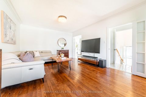 Photo 2 at 139 Kingsdale Avenue, Willowdale East, Toronto