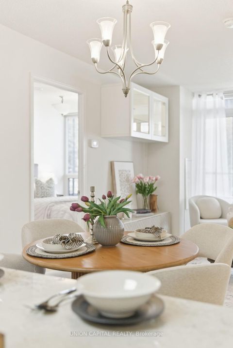 Photo 1 at 211 - 35 Hollywood Avenue, Willowdale East, Toronto