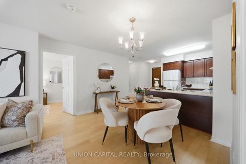 Photo 9 at 211 - 35 Hollywood Avenue, Willowdale East, Toronto