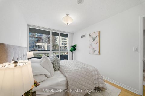 Photo 15 at 211 - 35 Hollywood Avenue, Willowdale East, Toronto