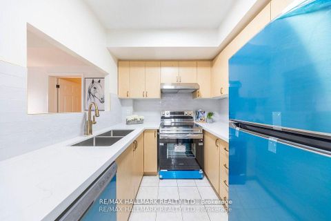 Photo 3 at 319 - 2351 Kennedy Road, Malvern West, Toronto