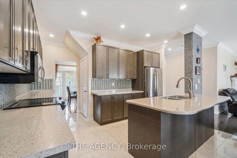 Photo 9 at 32 Timna Crescent, Patterson, Vaughan