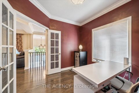 Photo 13 at 32 Timna Crescent, Patterson, Vaughan