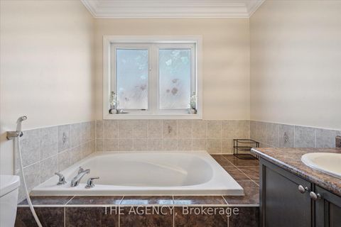 Photo 17 at 32 Timna Crescent, Patterson, Vaughan