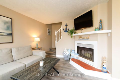 Photo 6 at 11 Hardwood Drive, Sutton & Jackson's Point, Georgina