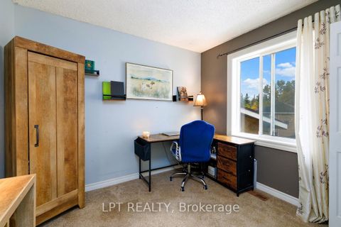 Photo 15 at 11 Hardwood Drive, Sutton & Jackson's Point, Georgina