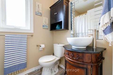 Photo 16 at 11 Hardwood Drive, Sutton & Jackson's Point, Georgina