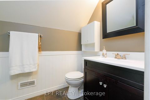 Photo 17 at 11 Hardwood Drive, Sutton & Jackson's Point, Georgina