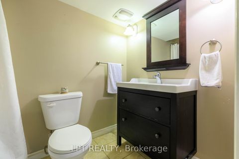 Photo 23 at 11 Hardwood Drive, Sutton & Jackson's Point, Georgina