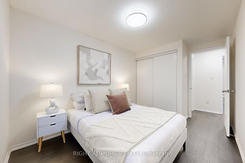 Photo 18 at 63 - 18 Brandy Lane Way N, Central Newmarket, Newmarket