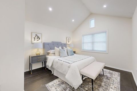 Photo 19 at 63 - 18 Brandy Lane Way N, Central Newmarket, Newmarket