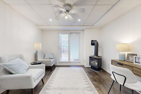 Photo 26 at 63 - 18 Brandy Lane Way N, Central Newmarket, Newmarket