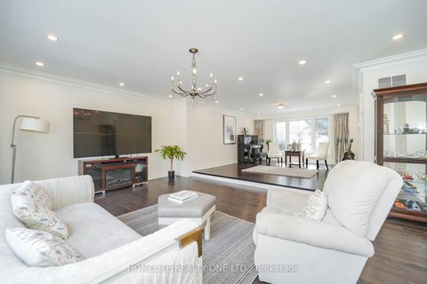 Photo 7 at 31 Bearwood Drive, Humber Valley, Toronto
