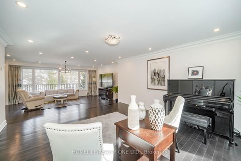 Photo 8 at 31 Bearwood Drive, Humber Valley, Toronto