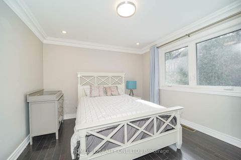 Photo 23 at 31 Bearwood Drive, Humber Valley, Toronto