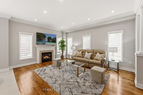 Photo 8 at 2 Daniel Bram Drive, Patterson, Vaughan