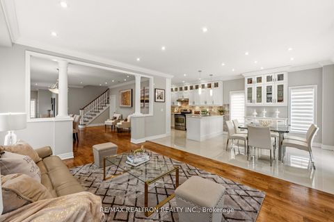 Photo 9 at 2 Daniel Bram Drive, Patterson, Vaughan