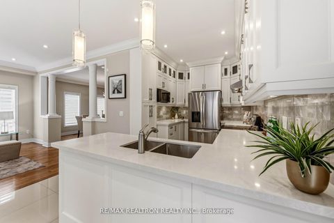 Photo 11 at 2 Daniel Bram Drive, Patterson, Vaughan