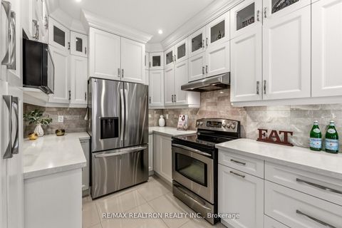 Photo 13 at 2 Daniel Bram Drive, Patterson, Vaughan