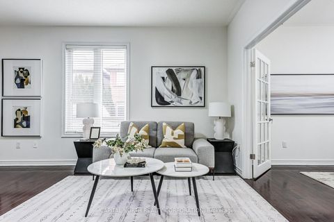 Photo 4 at 31 Weekes Avenue, Oak Ridges, Richmond Hill