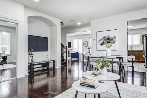 Photo 5 at 31 Weekes Avenue, Oak Ridges, Richmond Hill