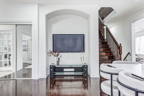 Photo 6 at 31 Weekes Avenue, Oak Ridges, Richmond Hill