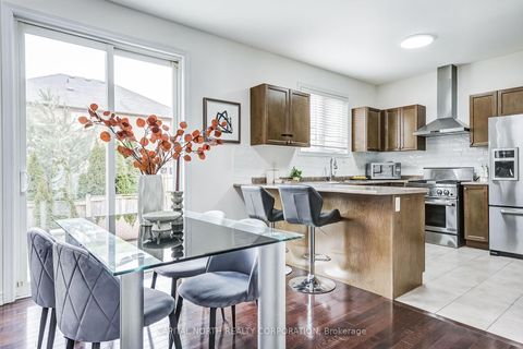 Photo 8 at 31 Weekes Avenue, Oak Ridges, Richmond Hill