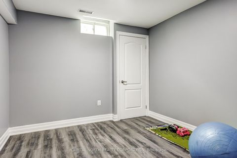 Photo 34 at 31 Weekes Avenue, Oak Ridges, Richmond Hill