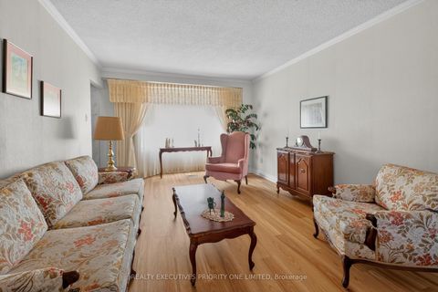 Photo 6 at 346 Darlington Crescent, London, Newmarket