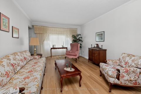 Photo 9 at 346 Darlington Crescent, London, Newmarket