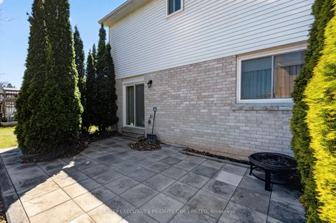 Photo 18 at 346 Darlington Crescent, London, Newmarket