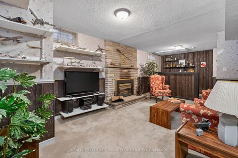 Photo 31 at 346 Darlington Crescent, London, Newmarket