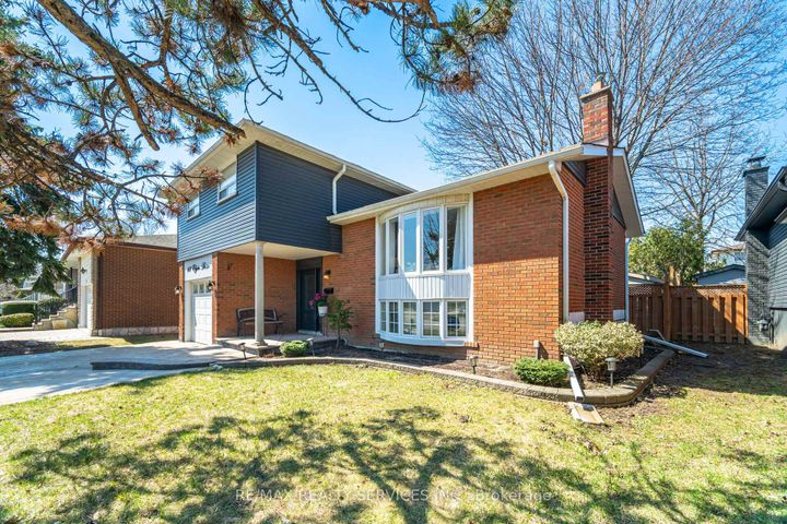 Photo 3 at 68 Elgin Drive, Brampton South, Brampton