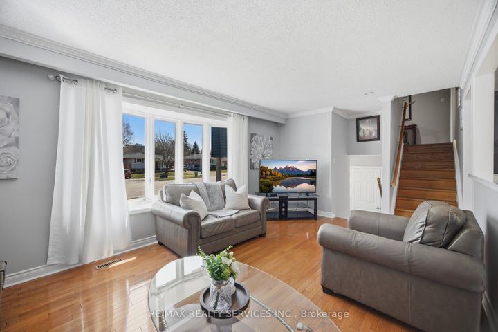 Photo 7 at 68 Elgin Drive, Brampton South, Brampton