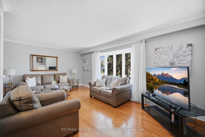 Photo 8 at 68 Elgin Drive, Brampton South, Brampton