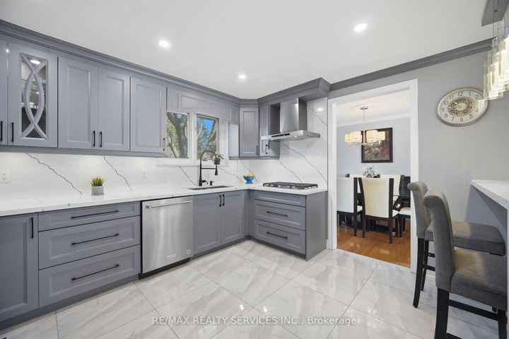 Photo 13 at 68 Elgin Drive, Brampton South, Brampton