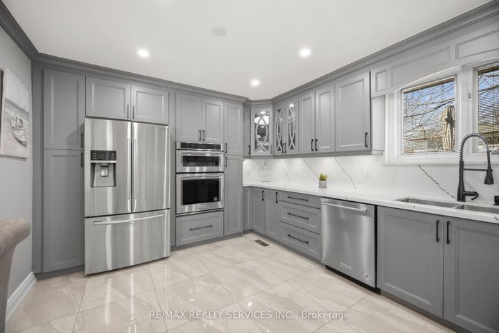 Photo 15 at 68 Elgin Drive, Brampton South, Brampton